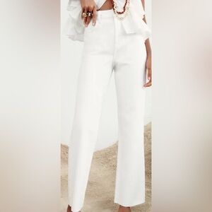 Z1975 DENIM
STRAIGHT CUT
JEANS WITH A HIGH WAIST NWOT